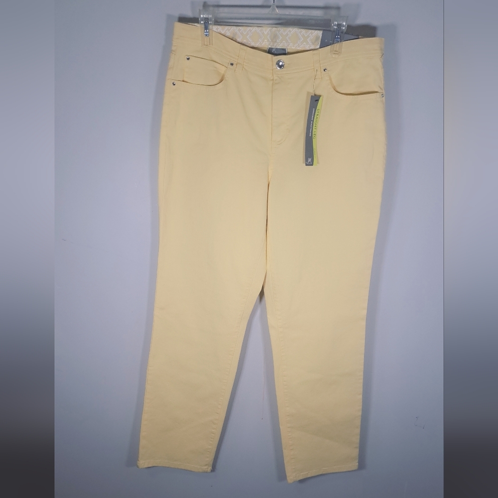 JM Collection Straight leg Yellow NWT Jean size 14